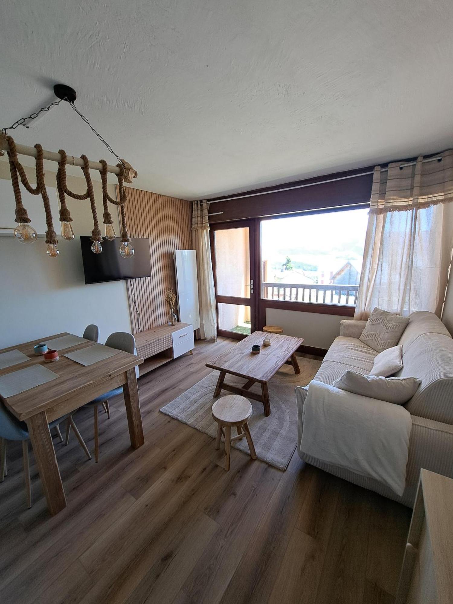 Studio Cabine 4 Couchages, Vue Face Aux Montagnes Font-Romeu-Odeillo-Via Εξωτερικό φωτογραφία