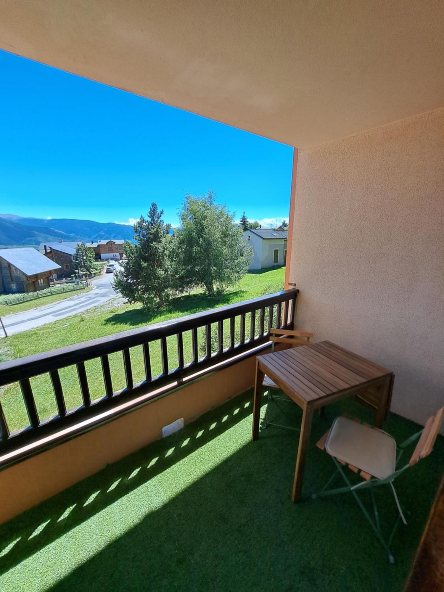 Studio Cabine 4 Couchages, Vue Face Aux Montagnes Font-Romeu-Odeillo-Via Εξωτερικό φωτογραφία